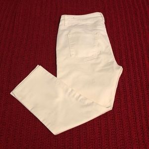 Talbots Signature White Slim Crop Jean    Size 8P